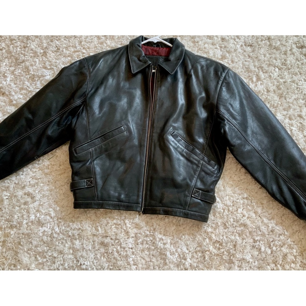 Womens size small leather bomber jacket.
